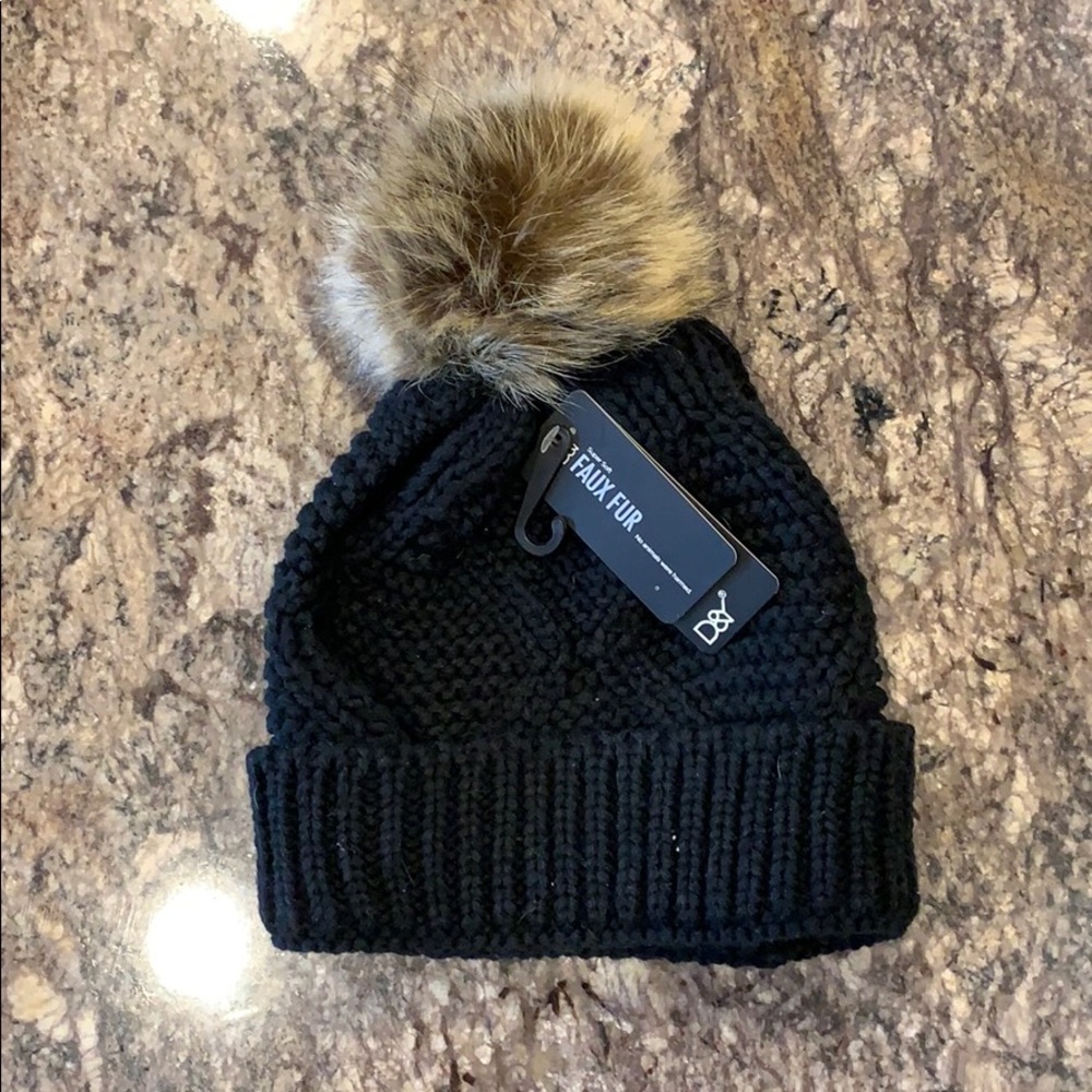 Beanie w/ Puff